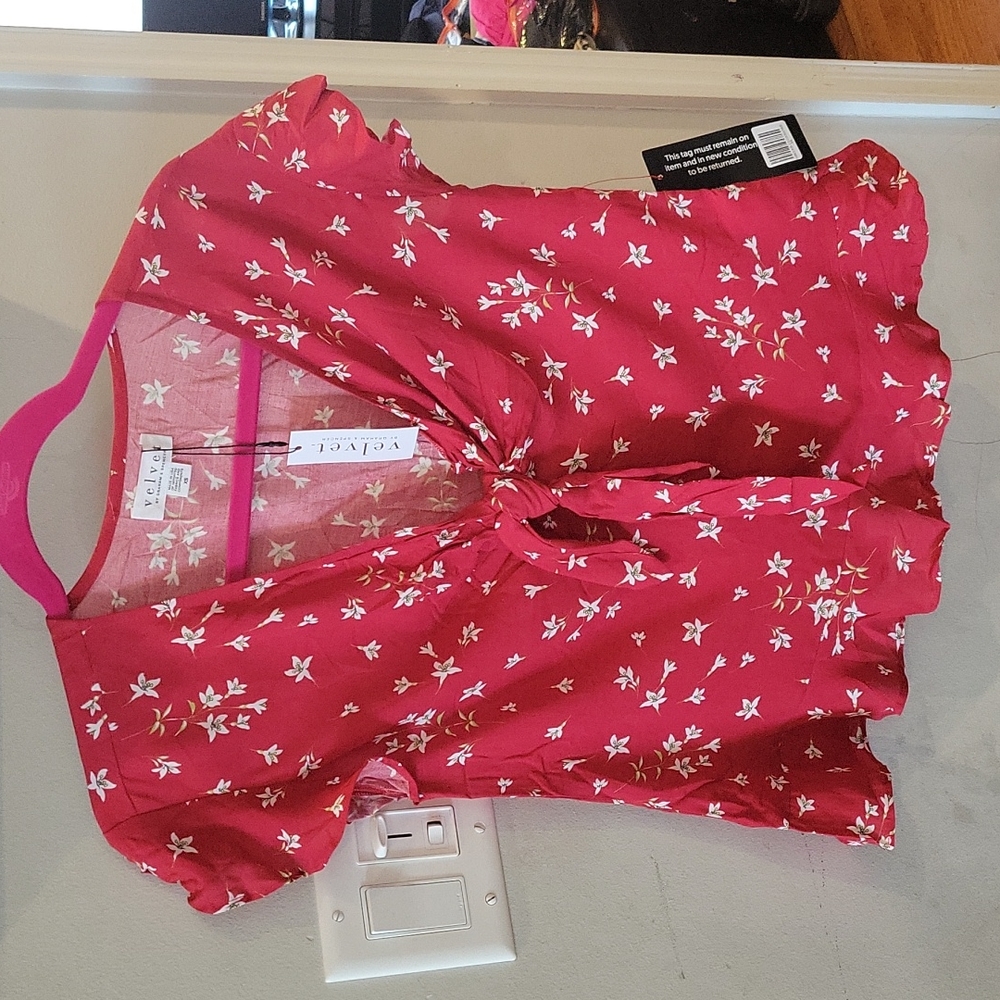 Multi flower red top